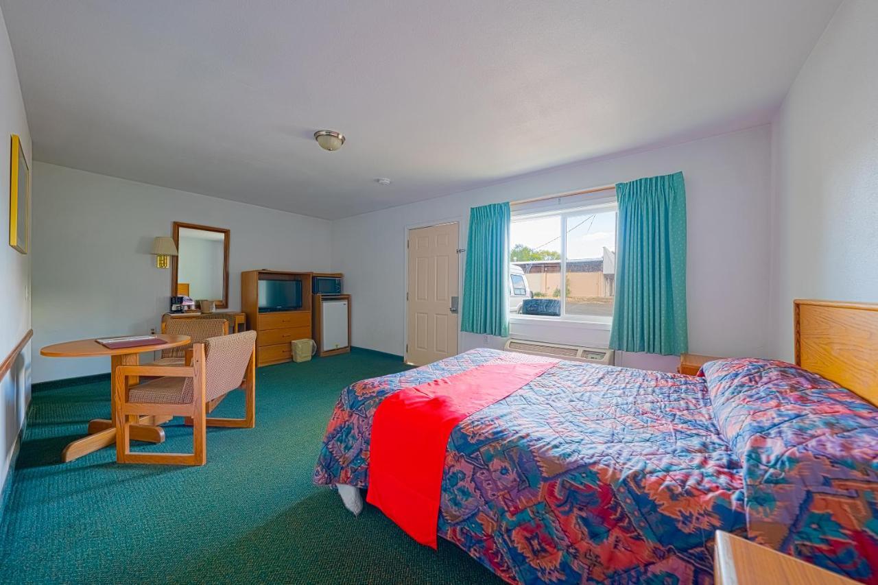 Oyo Riverside Inn John Day Or Екстериор снимка