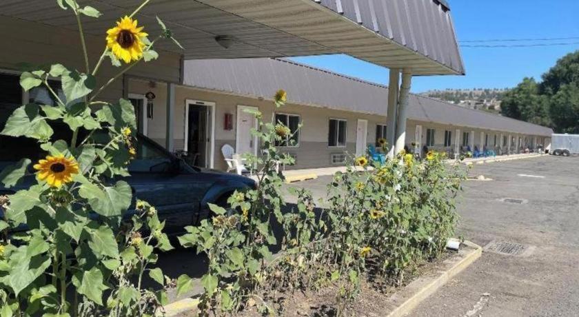 Oyo Riverside Inn John Day Or Екстериор снимка